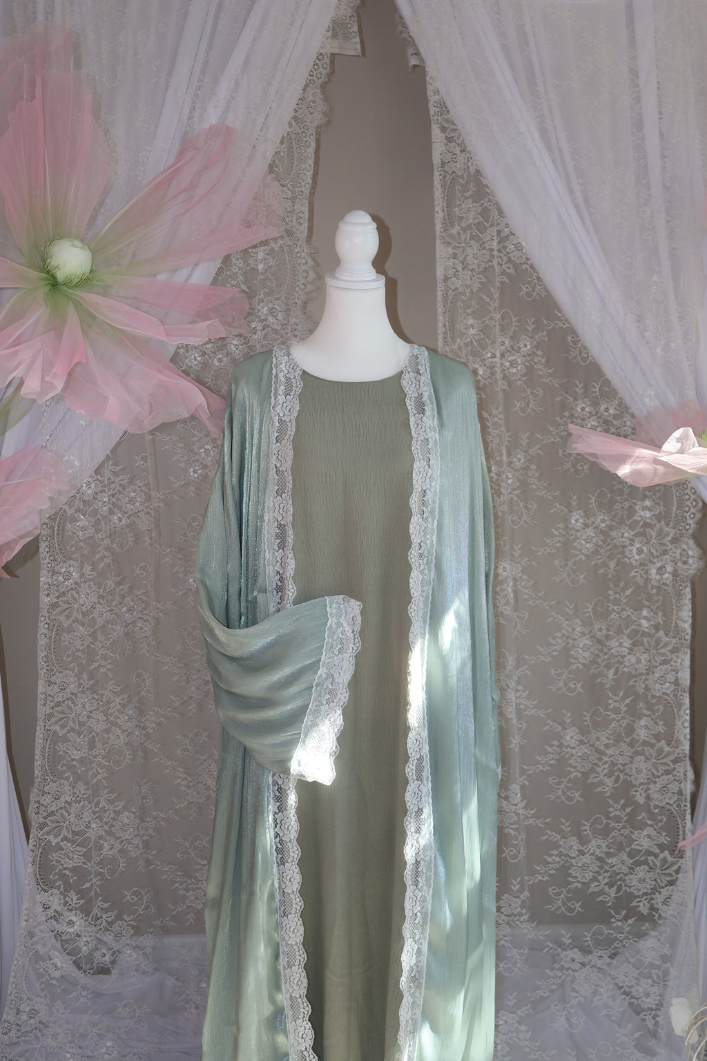 The Dentelle Abaya- sage