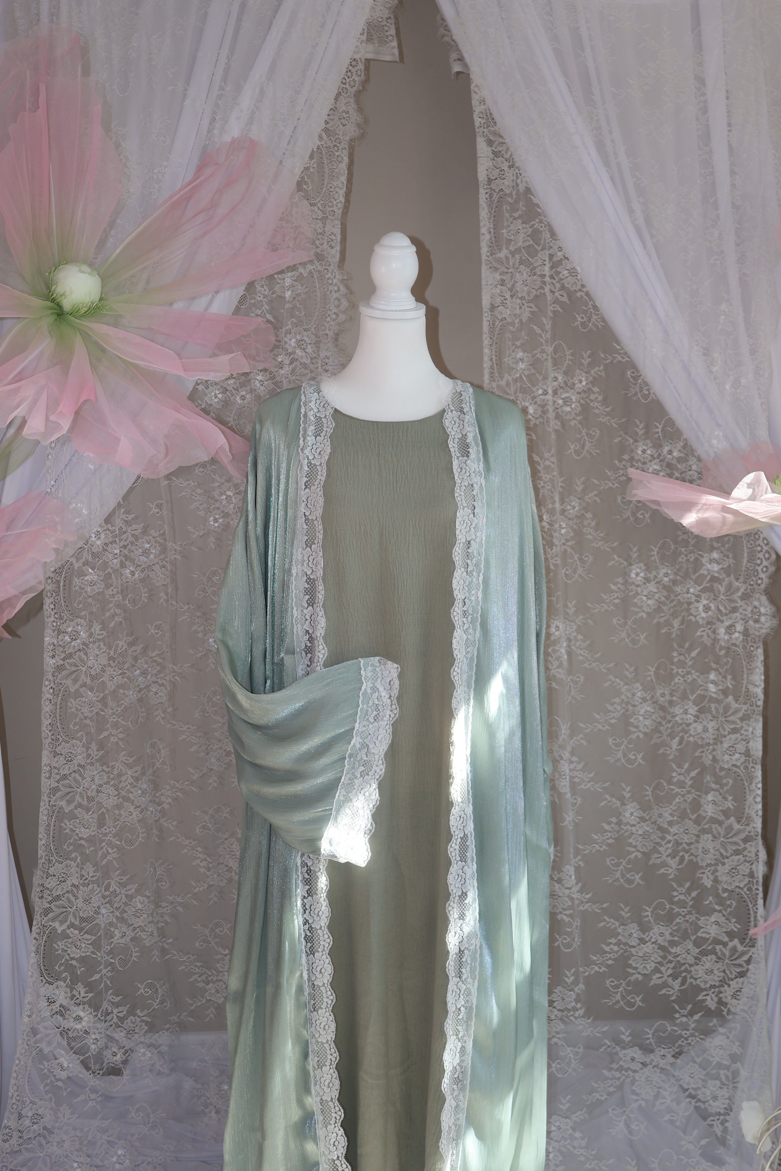 The Dentelle Abaya- sage