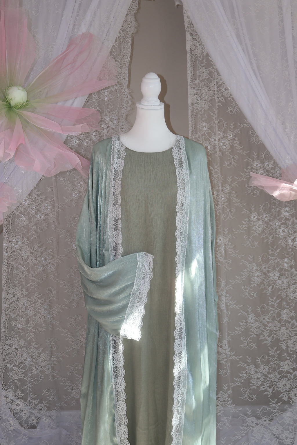 The Dentelle Abaya- sage